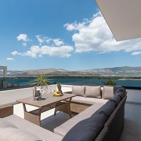 Vila Luxury Sun Stone Heated Pool & Whirlpool