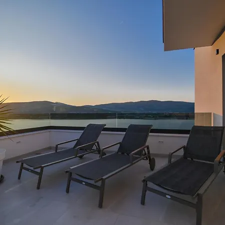 Vila Luxury Sun Stone Heated Pool & Whirlpool *