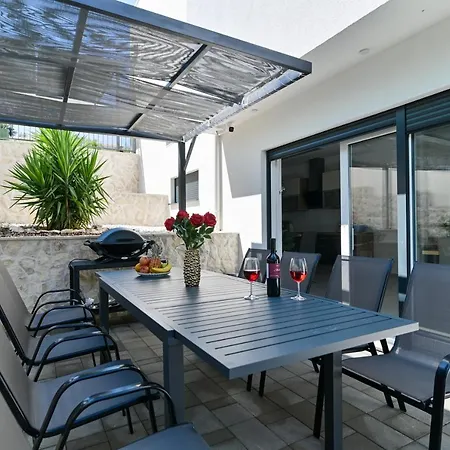 Luxury Sun Stone Heated Pool & Whirlpool Vila Trogir