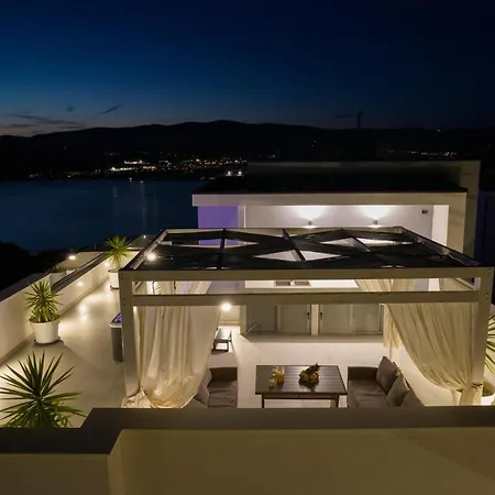 Luxury Sun Stone Heated Pool & Whirlpool Vila *