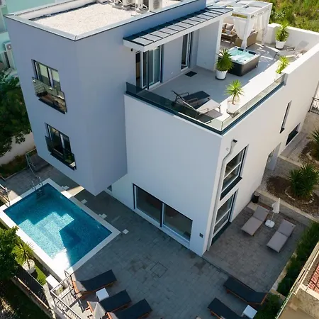 Vila Luxury Sun Stone Heated Pool & Whirlpool