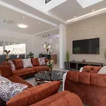 Villa Luxury Sun Stone Heated Pool & Whirlpool