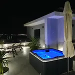 Villa Luxury Sun Stone Heated Pool & Whirlpool *