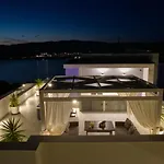 Luxury Sun Stone Heated Pool & Whirlpool Villa *