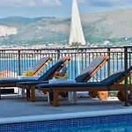 Luxury Sun Stone Heated Pool & Whirlpool Villa