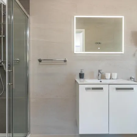 빌라 Luxury Sun Stone Heated Pool & Whirlpool 트로기르