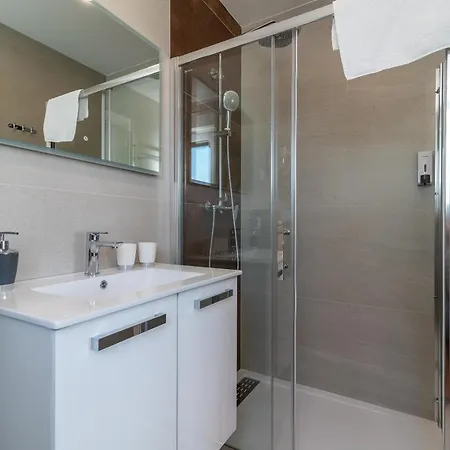 Вилла Luxury Sun Stone Heated Pool & Whirlpool Трогир