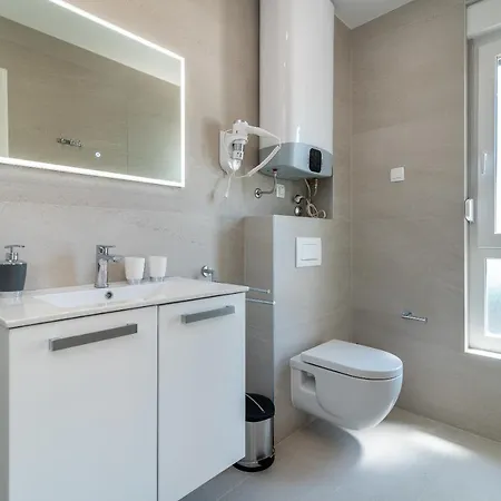 Вилла Luxury Sun Stone Heated Pool & Whirlpool *