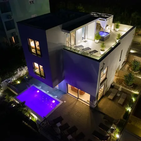 Luxury Sun Stone Heated Pool & Whirlpool Вилла
