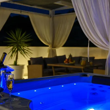 Luxury Sun Stone Heated Pool & Whirlpool 빌라 트로기르