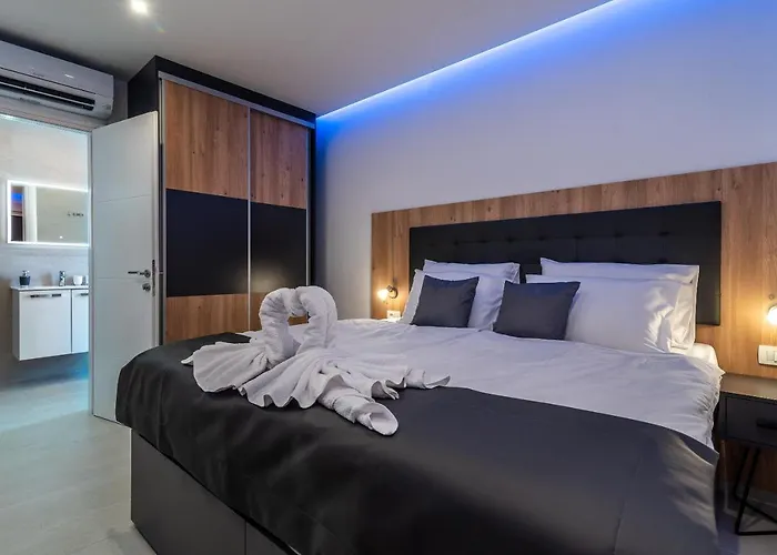 Luxury Sun Stone Heated Pool & Whirlpool Trogir