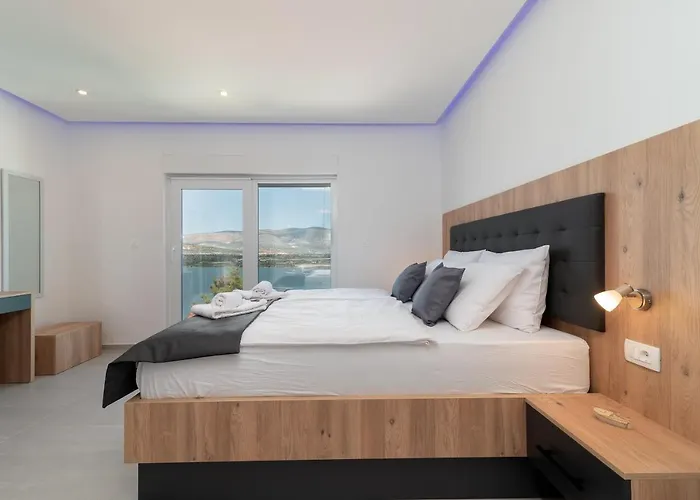 Villa Luxury Sun Stone Heated Pool & Whirlpool Trogir