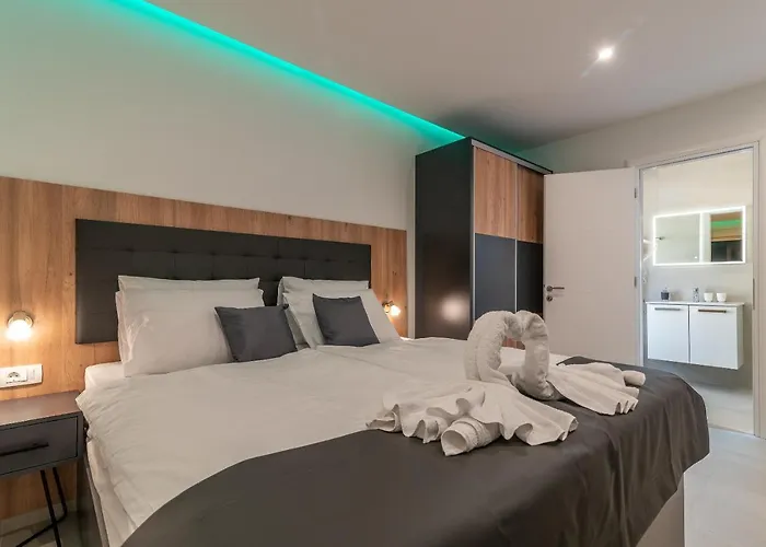 Villa Luxury Sun Stone Heated Pool & Whirlpool Trogir