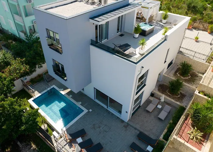 Villa Luxury Sun Stone Heated Pool & Whirlpool
