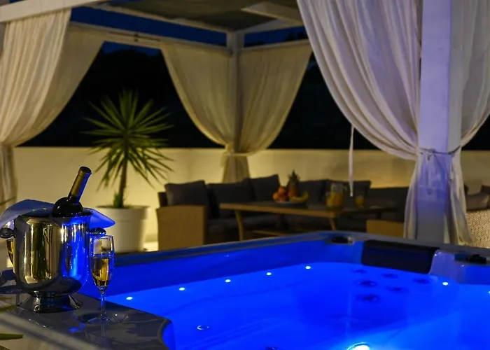 Luxury Sun Stone Heated Pool & Whirlpool Villa Trogir