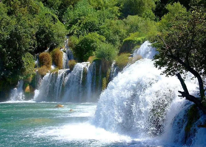 Luxury Sun Stone Heated Pool & Whirlpool * Trogir