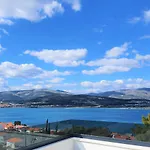 Luxury Sun Stone Heated Pool & Whirlpool Villa